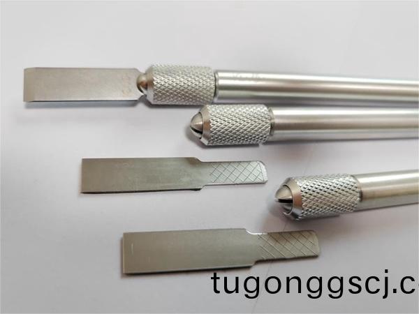玻瓈(li)膠(jiao)鏟膠(jiao)刀（颳膠(jiao)刀(dao)）使用(yong)技(ji)巧(qiao)及常(chang)見(jian)問題