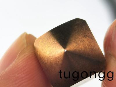 微(wei)孔加工(gong)零件(jian)
